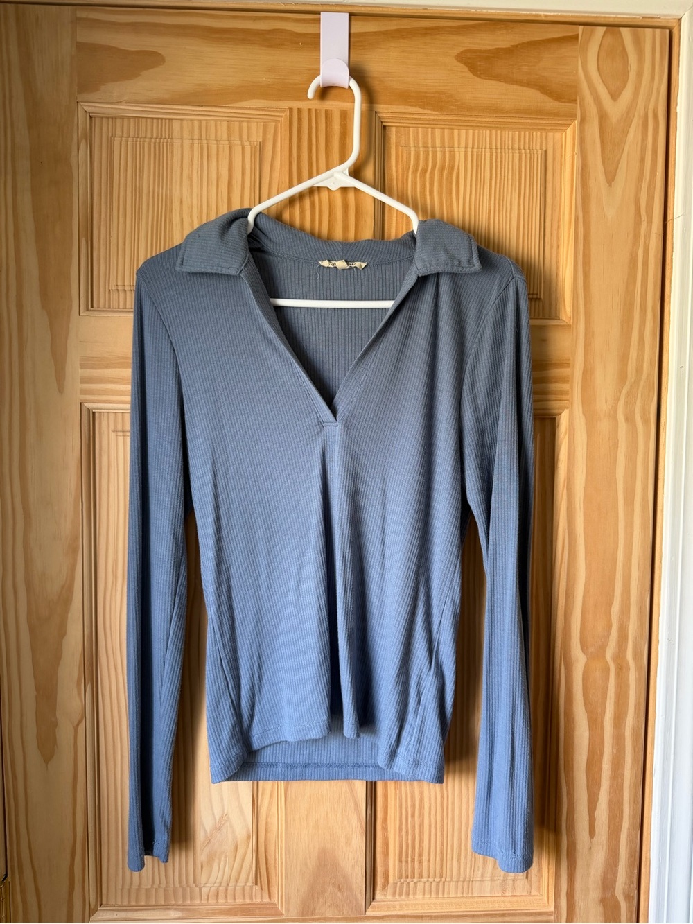 Madewell Ribbed Long Sleeve V-Neck Top in Slate Blue
